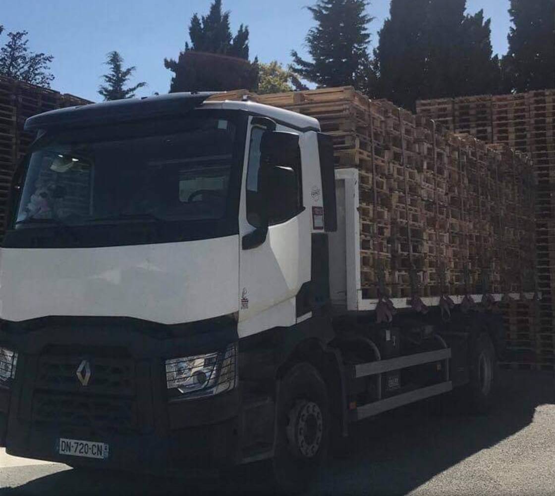 chargement palettes prêtes à livrer