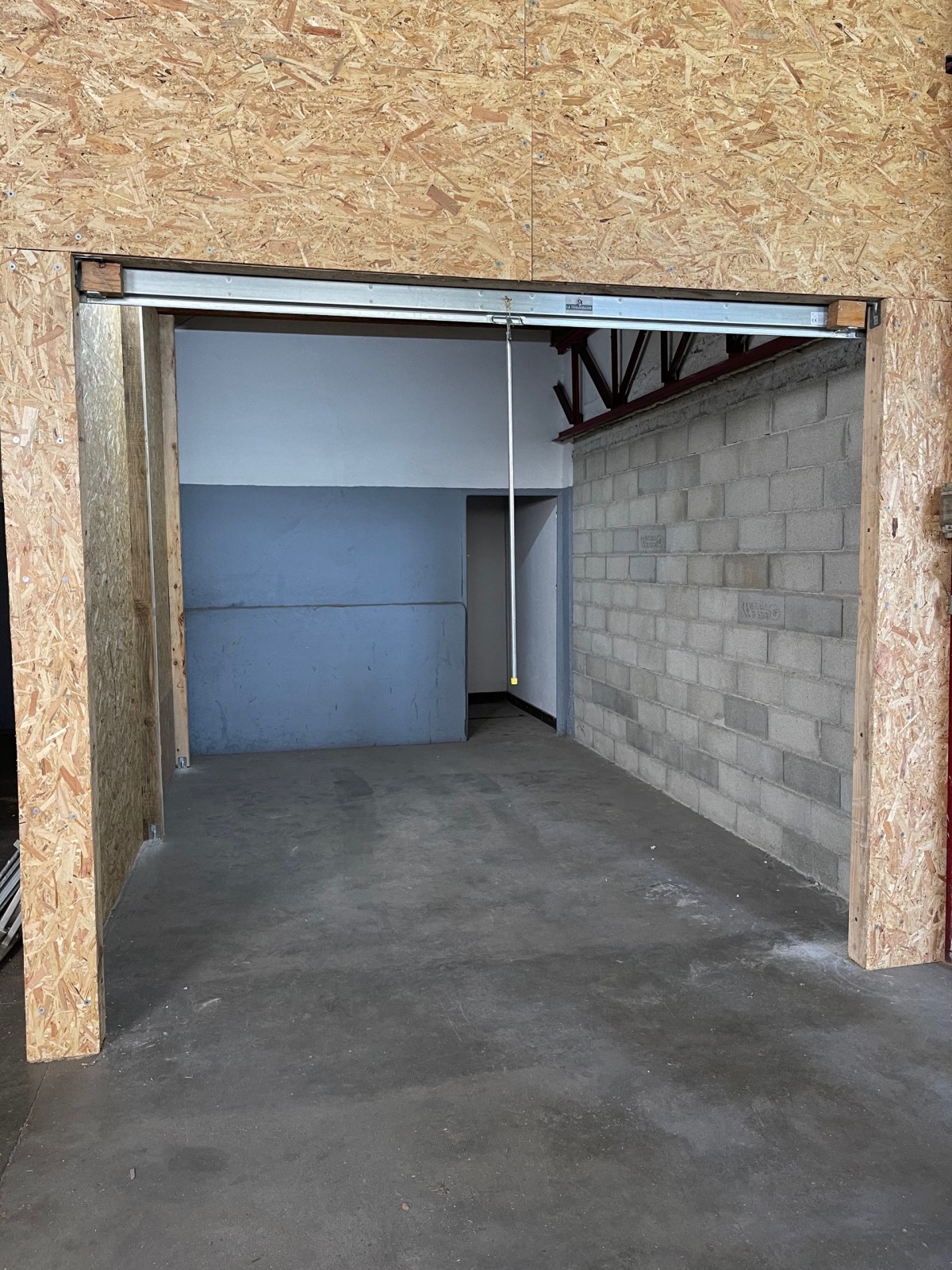 Garage Toutes dimensions différentes hauteurs de stockage dans entrepôt sécurisé et facile d'accès à Barbentane 13570