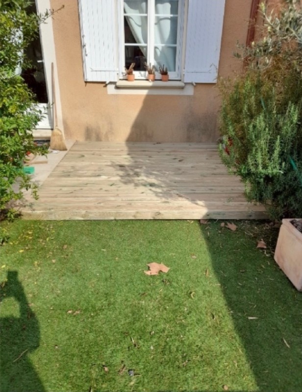 Réalisation de terrasse en palettes usagées proche Cavaillon