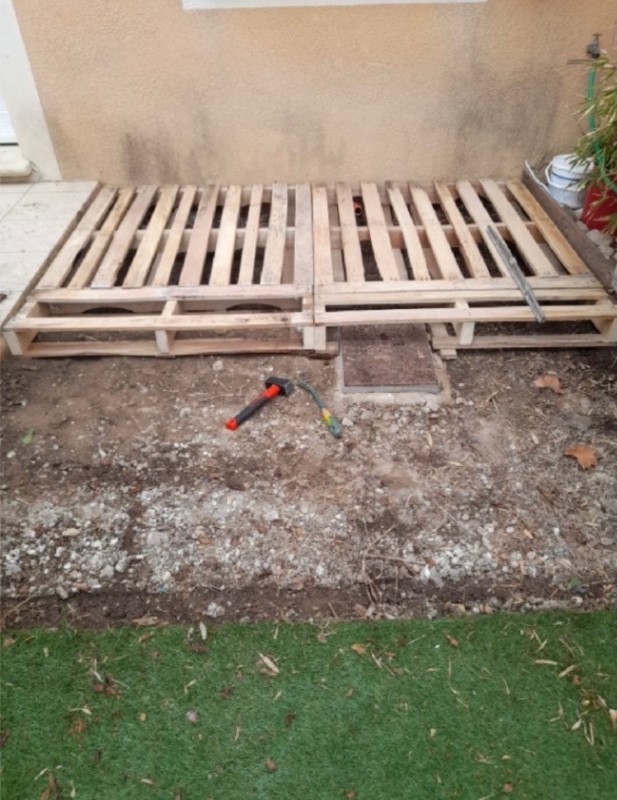 Réalisation de terrasse en palettes usagées proche Cavaillon